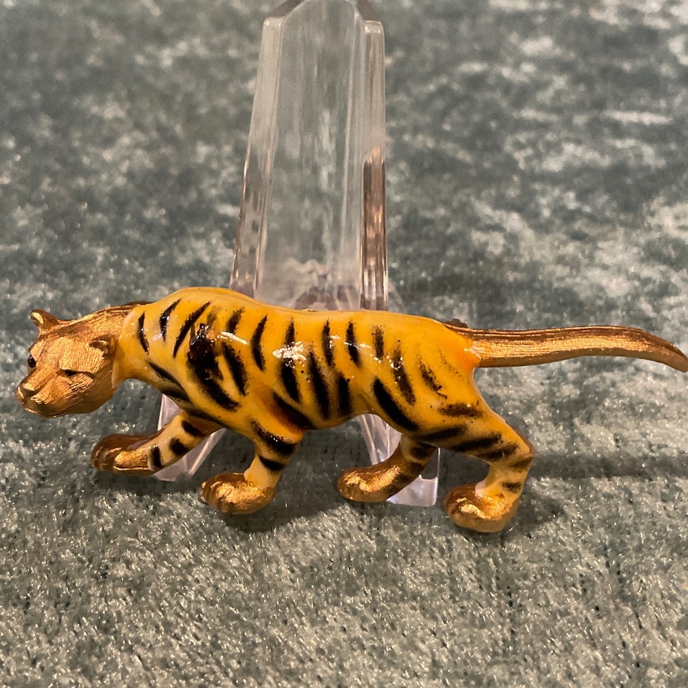 Vintage JJ Jonette Enameled Stalking Tiger Pin